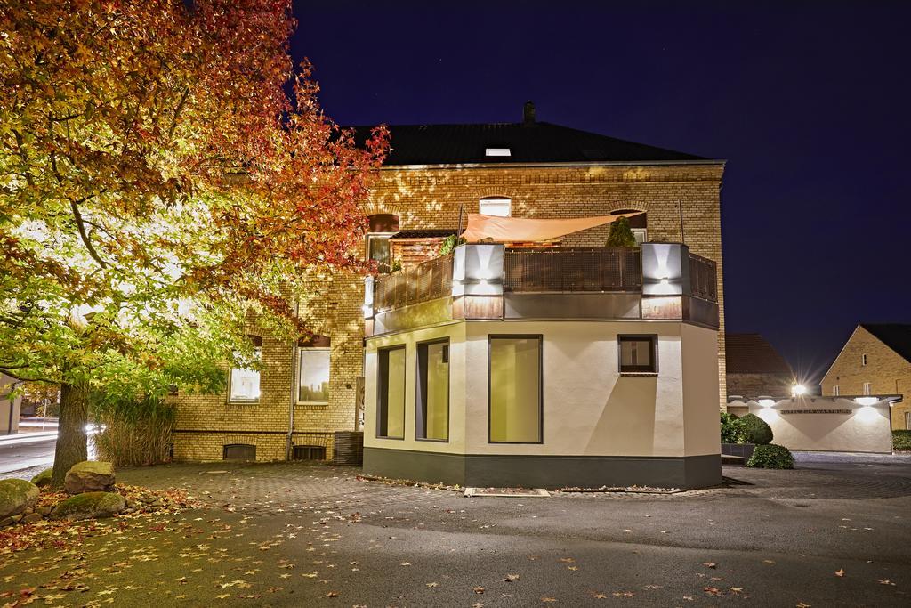 Hotel Zur Wartburg Rheda-Wiedenbrueck Exterior photo